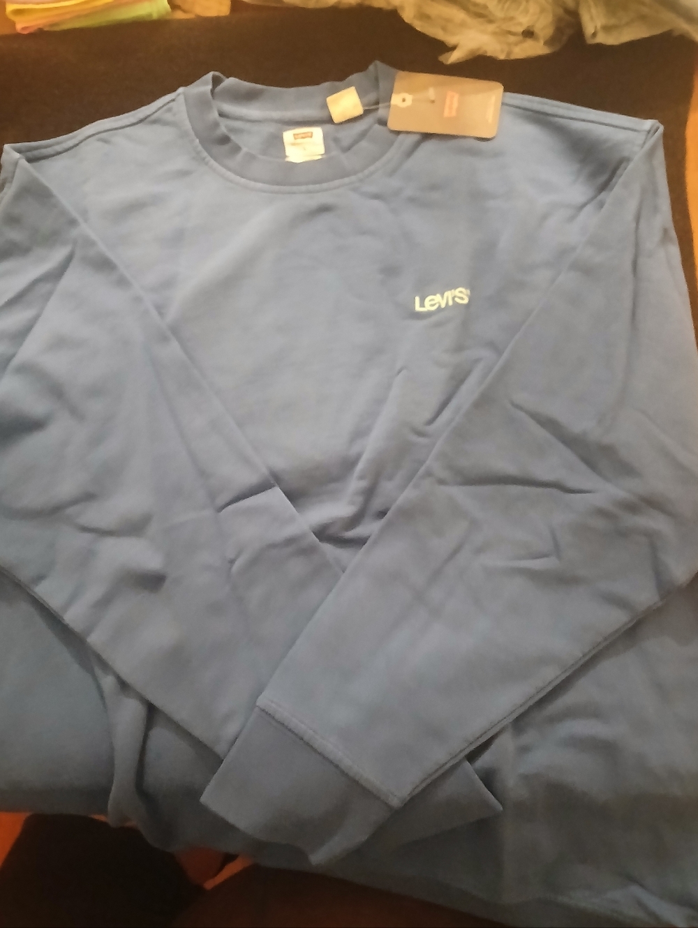 New Heavy Levis long sleeve sweatshirt